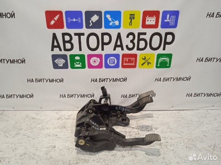 Педаль газа и тормоза Chevrolet Spark M300