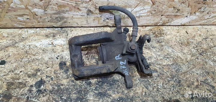 Суппорт задний правый Opel Astra J 2010-2017