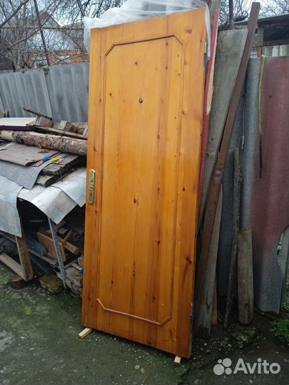 Металлическая и деревянная дверь бу