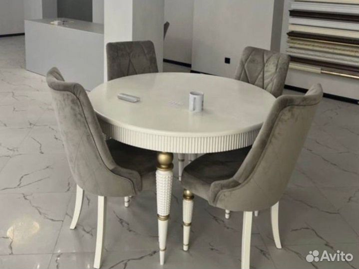 Столы и стулья