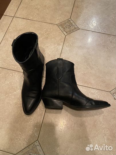 Казаки Bershka 39