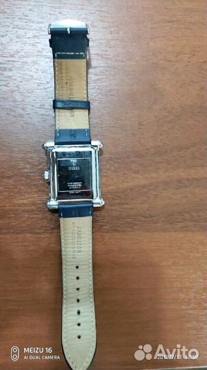 Часы женские Guess