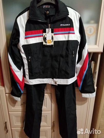 Спортивный костюм женский