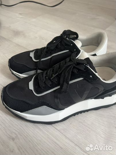 Кроссовки 39-40