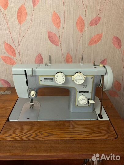 Швейная машина Подольск 142