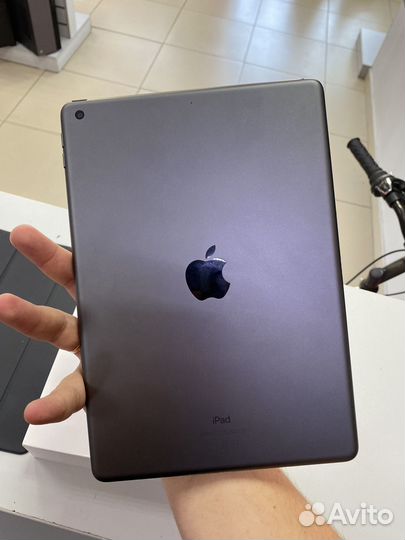 Ю5) Apple iPad (8-го поколения) Wi-Fi 32Gb