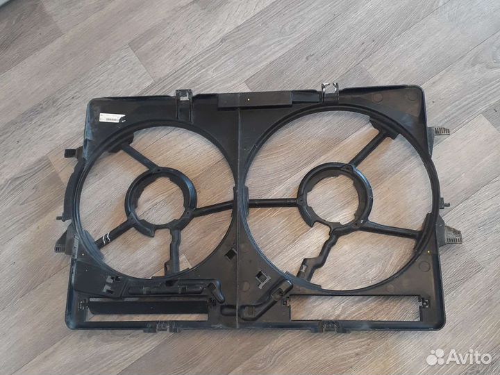 Диффузор вентилятора Audi A4 07-15г