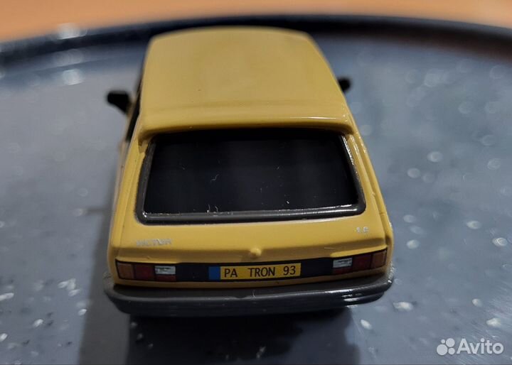 Машинка Виктор Хьюго под заказ