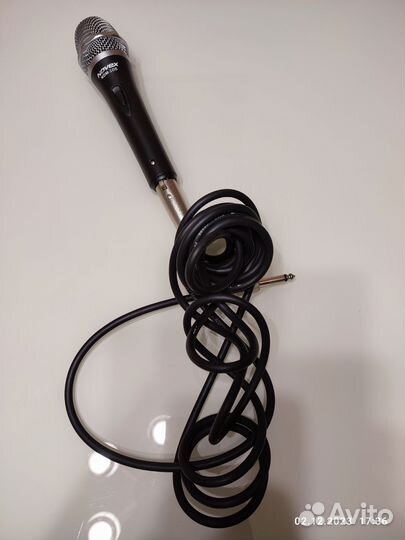 Студийный микрофон