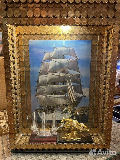 Картина с парусным кораблём