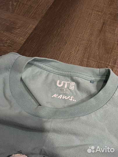 Футболка uniqlo kaws