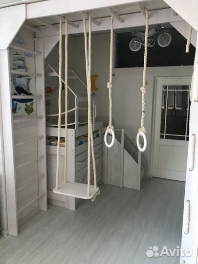 Детская кровать со шкафом