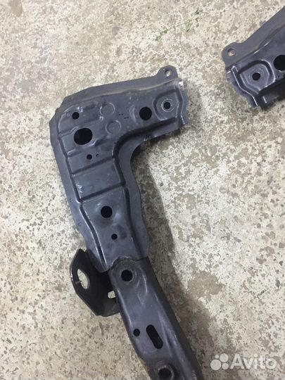 Балки подрамники Subaru Forester SG