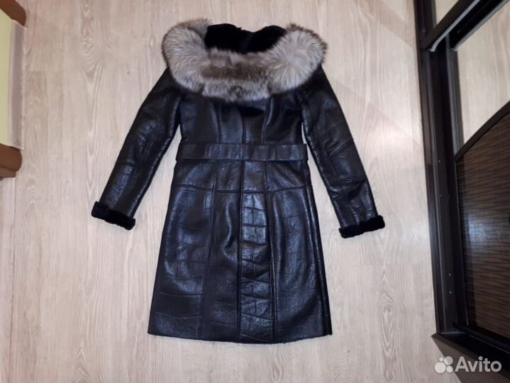 Дубленка натуральная женская с капюшоном