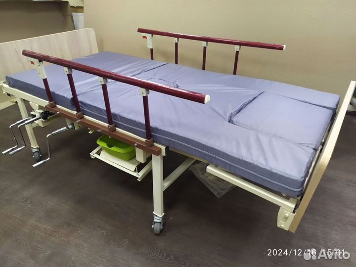 Кровать медицинская механическая для лежачих