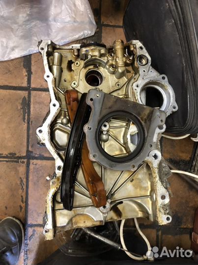 Крышка двигателя Лансер 10 X 1.5