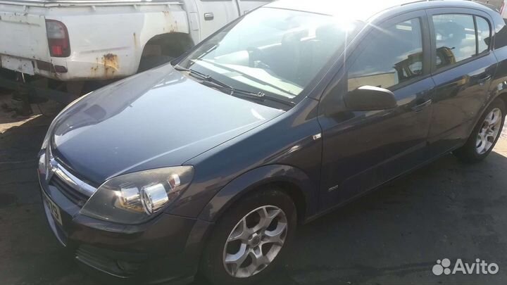 Фонарь Opel Astra H (2004-2010)