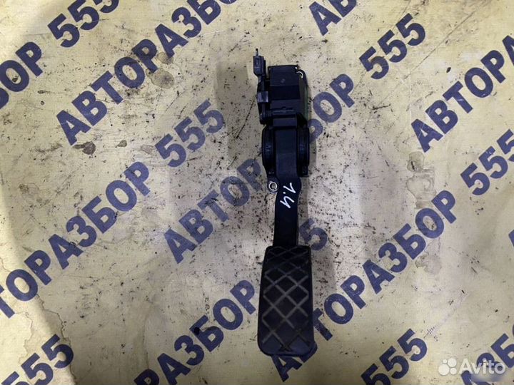 Педаль газа Skoda Fabia 1