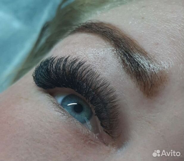 Наращивание ресниц и оформление бровей