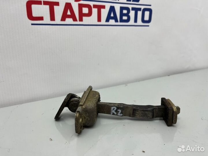 Ограничитель двери задний правый Hyundai Sonata IV