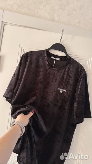 Велюровая футболка miu miu