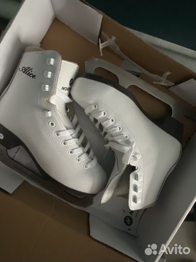 Коньки фигурные 33 размер