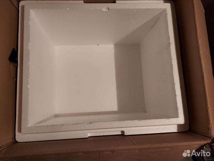 Термоконтейнер (холодильник)