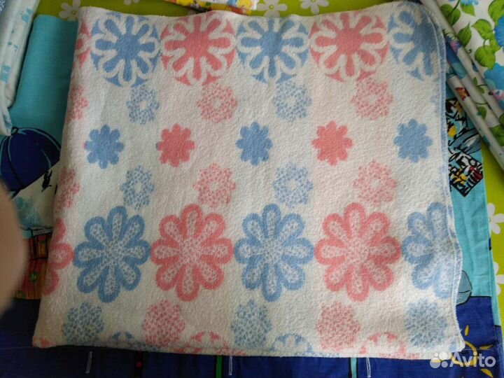 Одеяло, покрывало, полотенце, постельное белье