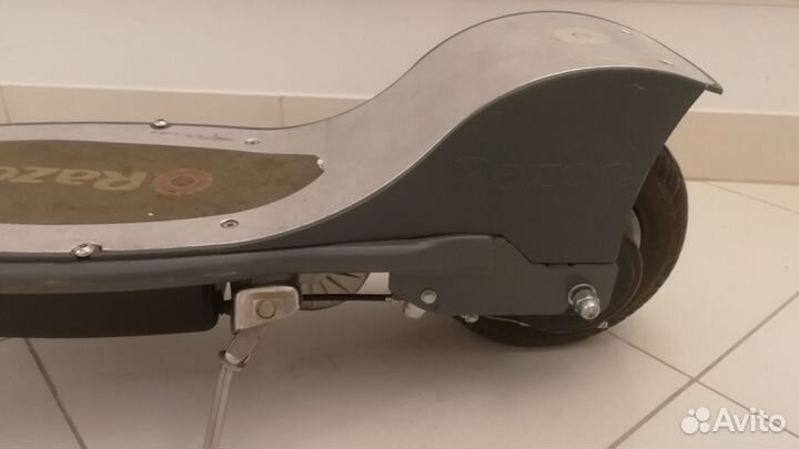 Электросамокат Razor E300