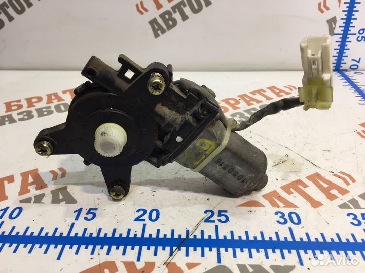 Моторчик стеклоподъемника задний правый Прав