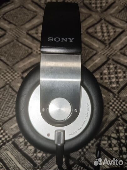 Продам музыкальные наушники Sony XB-700