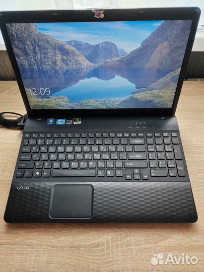 Ноутбук Sony vaio i3