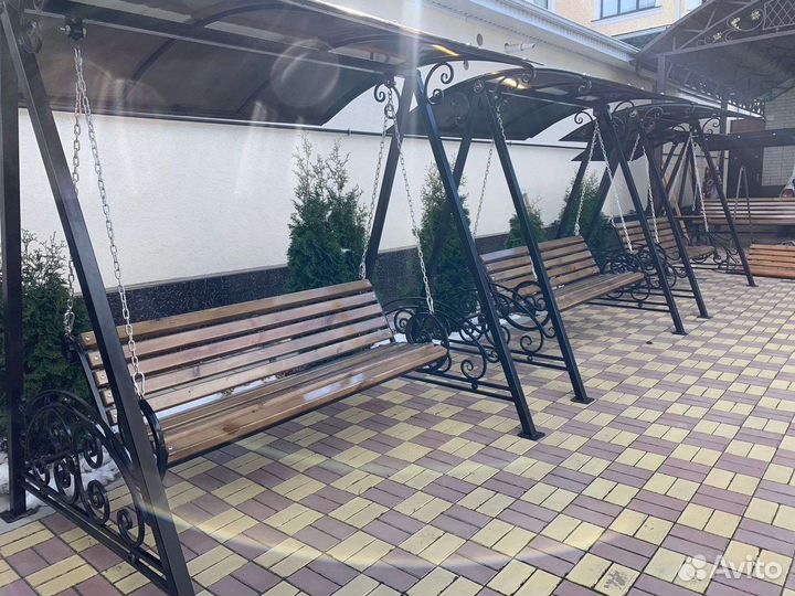 Садовые качели новые
