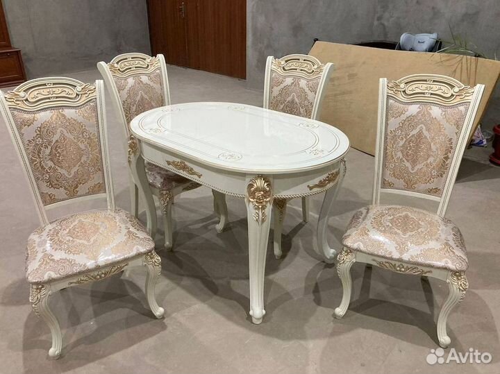 Столы и стулья