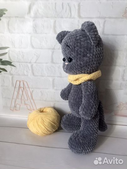 Вязанный Котик из плюшевой пряжи