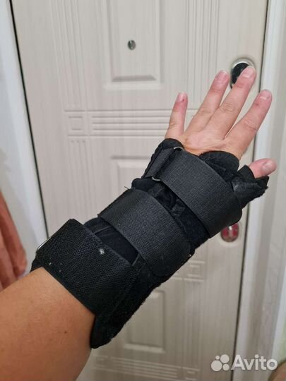 Бандаж на лучезапястный сустав