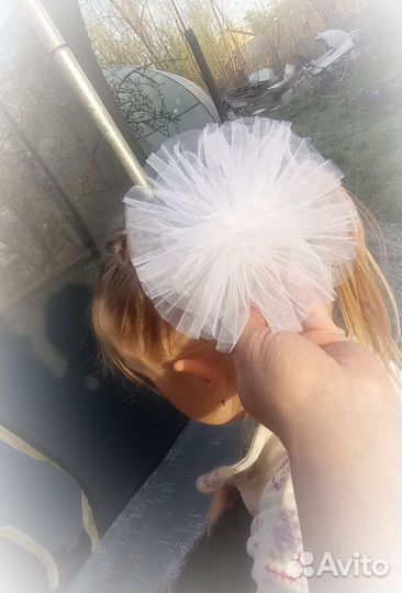 Белые банты