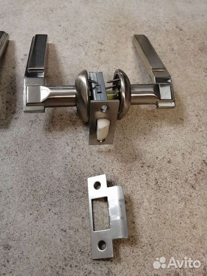 Дверные ручки