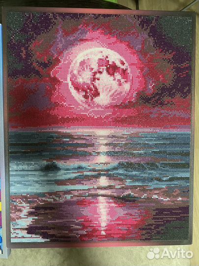 Готовая картина из алмазной мозаики