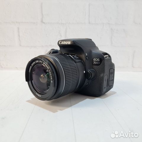 Зеркальный фотоаппарат Canon EOS 700D объявление продам