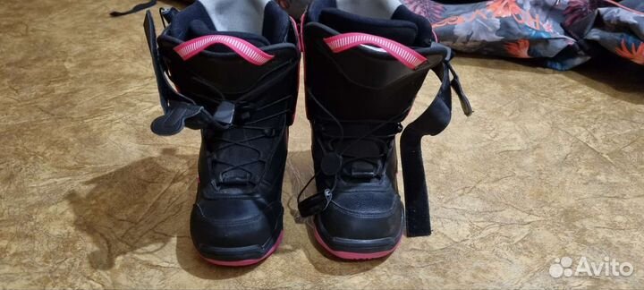 Сноубордические ботинки женские 38