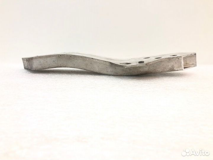 Кронштейн передней панели передний правый