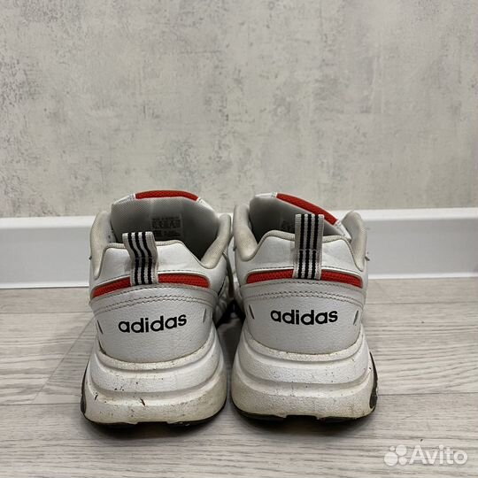 Кроссовки adidas кожаные