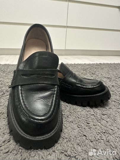 Лоферы женские