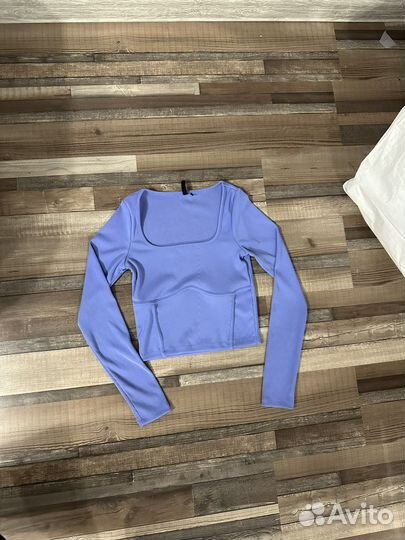 Пакет вещей для девушки: брюки, свитера