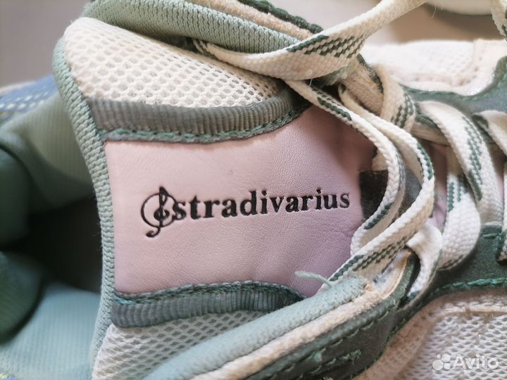 Кроссовки женские 38 размер Stradivarius