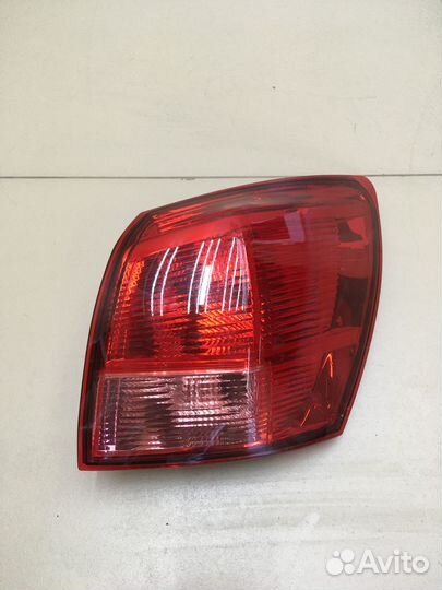 Фонарь правый Nissan Qashqai J10