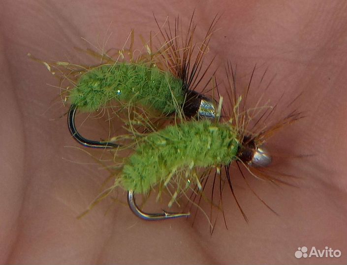 Мушка для ловли Хариуса из синели-шартрез