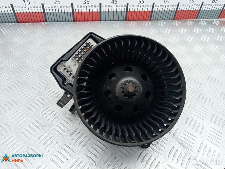 Моторчик печки Mercedes-Benz C-Класс A2038300008