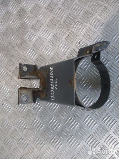 Кронштейн бачка гура Volvo 20495075